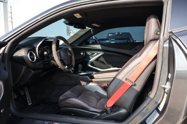 Used 2018 Chevrolet Camaro ZL1 RWD image 8