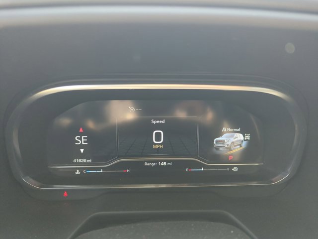 Used 2024 GMC Yukon AT4 w/ Technology Package image 9