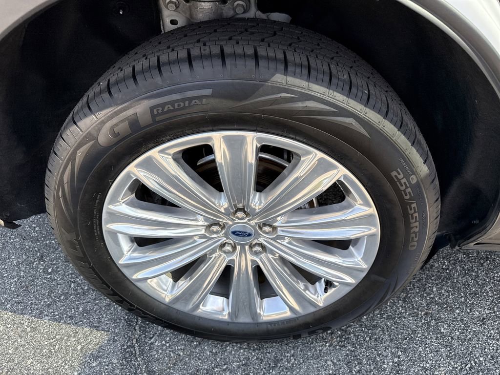 Used 2022 Ford Explorer Limited w/ Limited Technology Package AWD/4WD image 17
