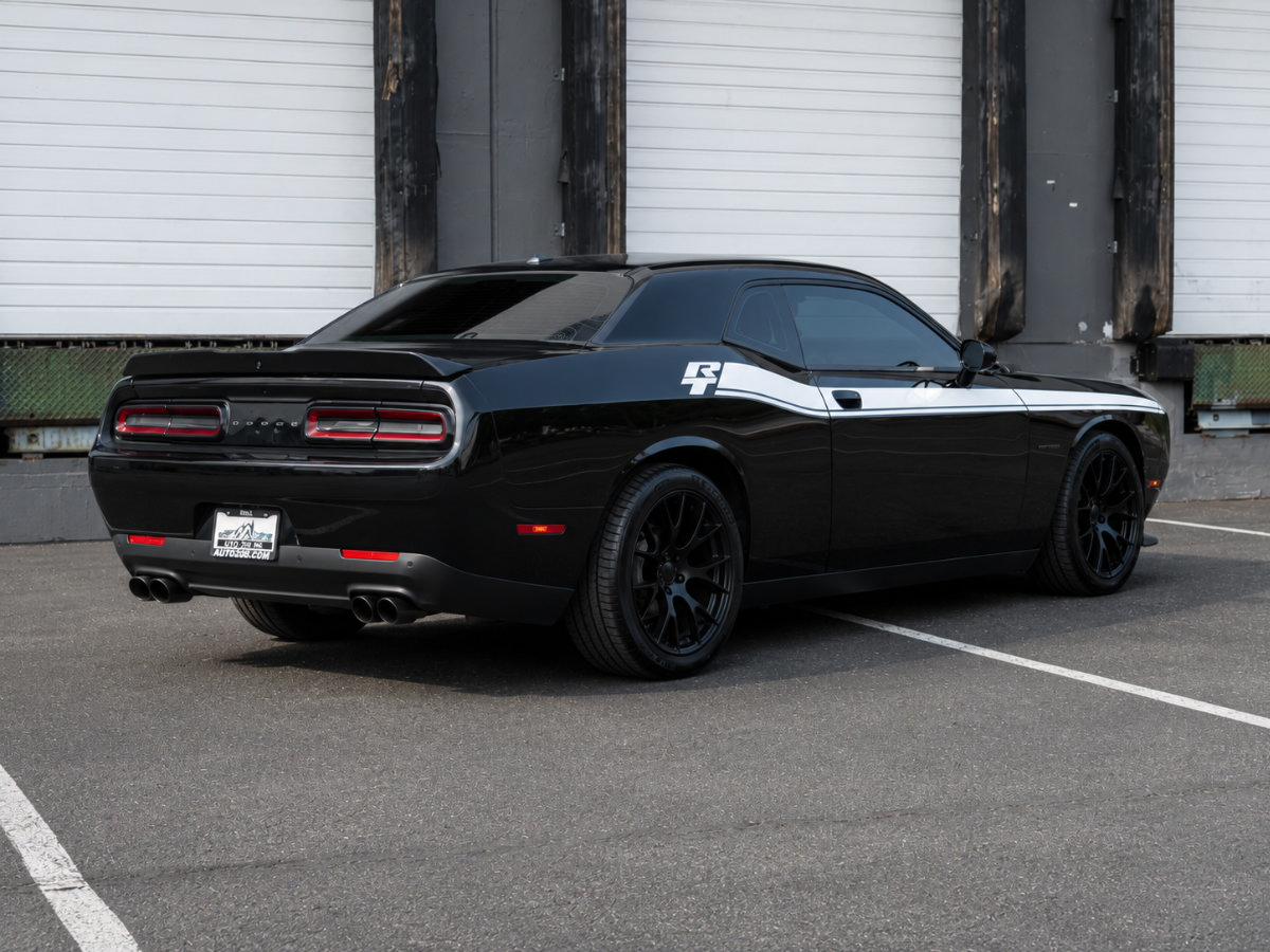 Used 2022 Dodge Challenger R/T w/ Blacktop Package RWD image 3