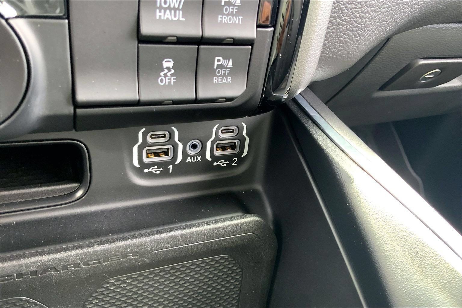 Used 2024 RAM 1500 Laramie AWD/4WD image 27
