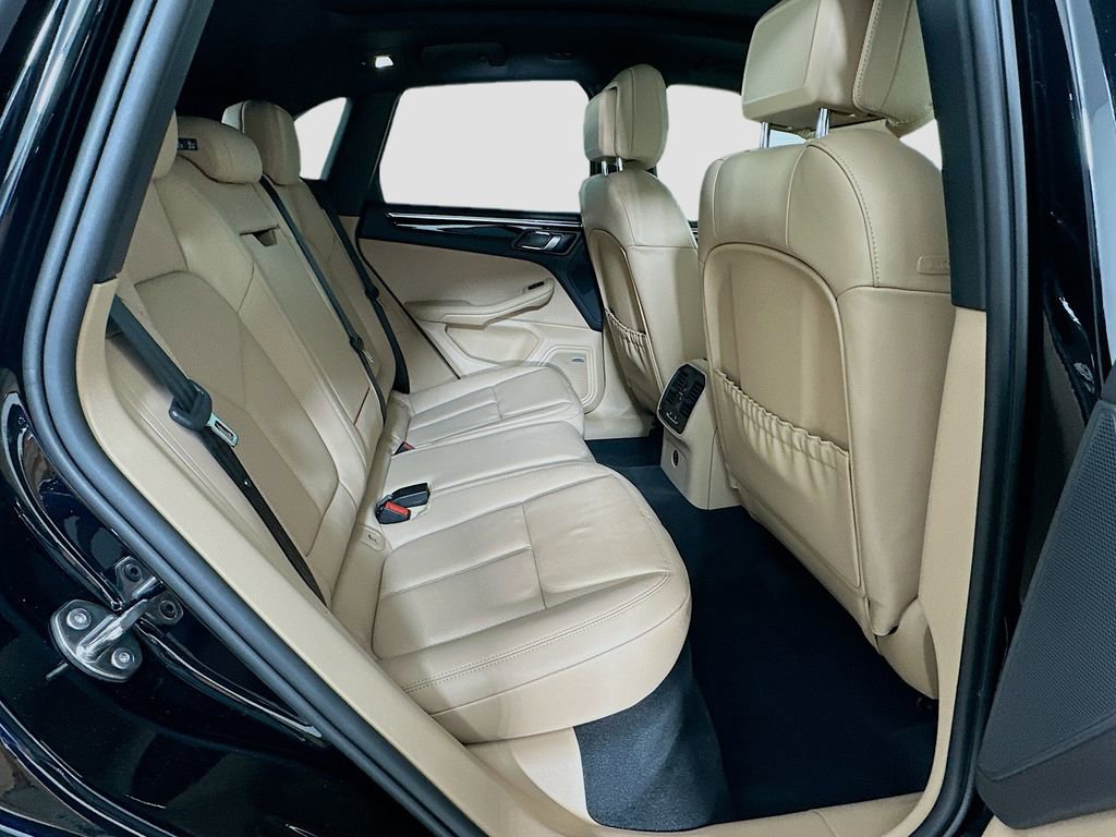Certified 2026 Porsche Macan image 29