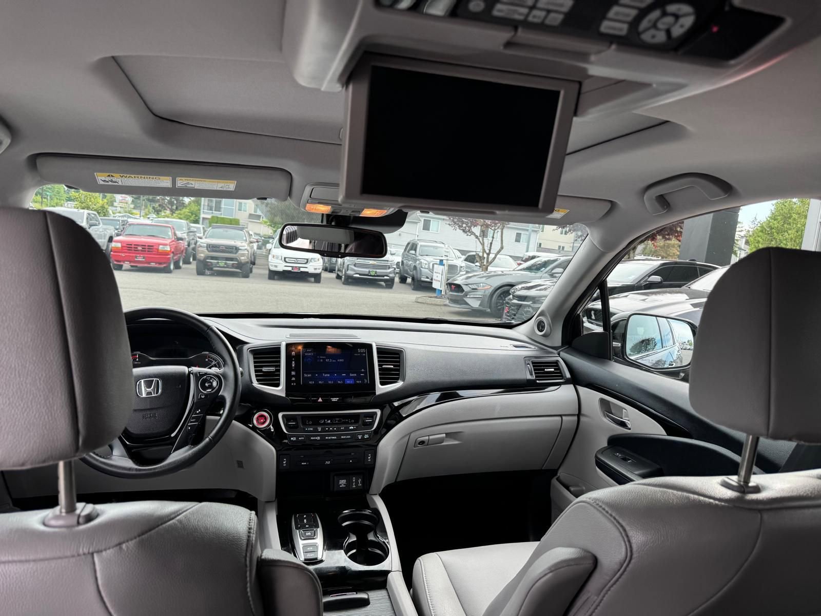 Used 2017 Honda Pilot Touring image 12
