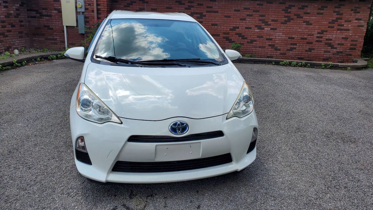 Used 2012 Toyota Prius C One image 23