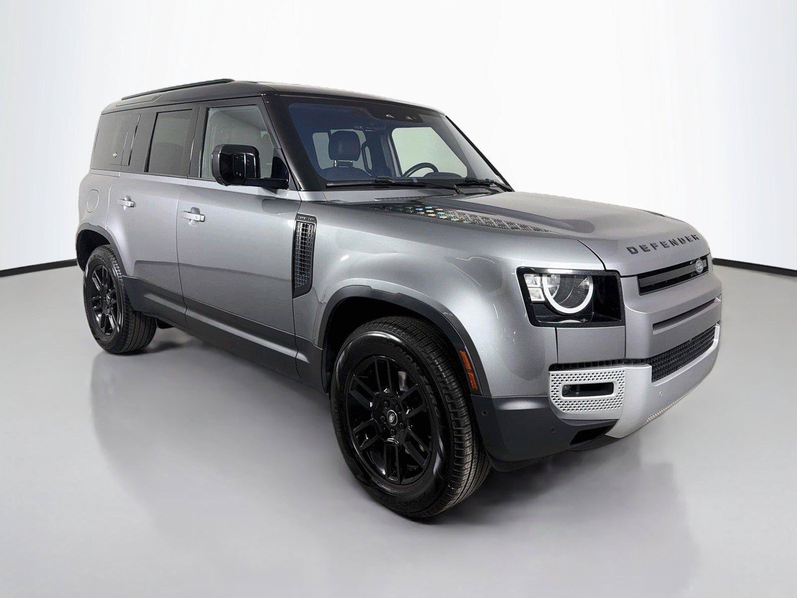 Used 2023 Land Rover Defender 110 S AWD/4WD image 3