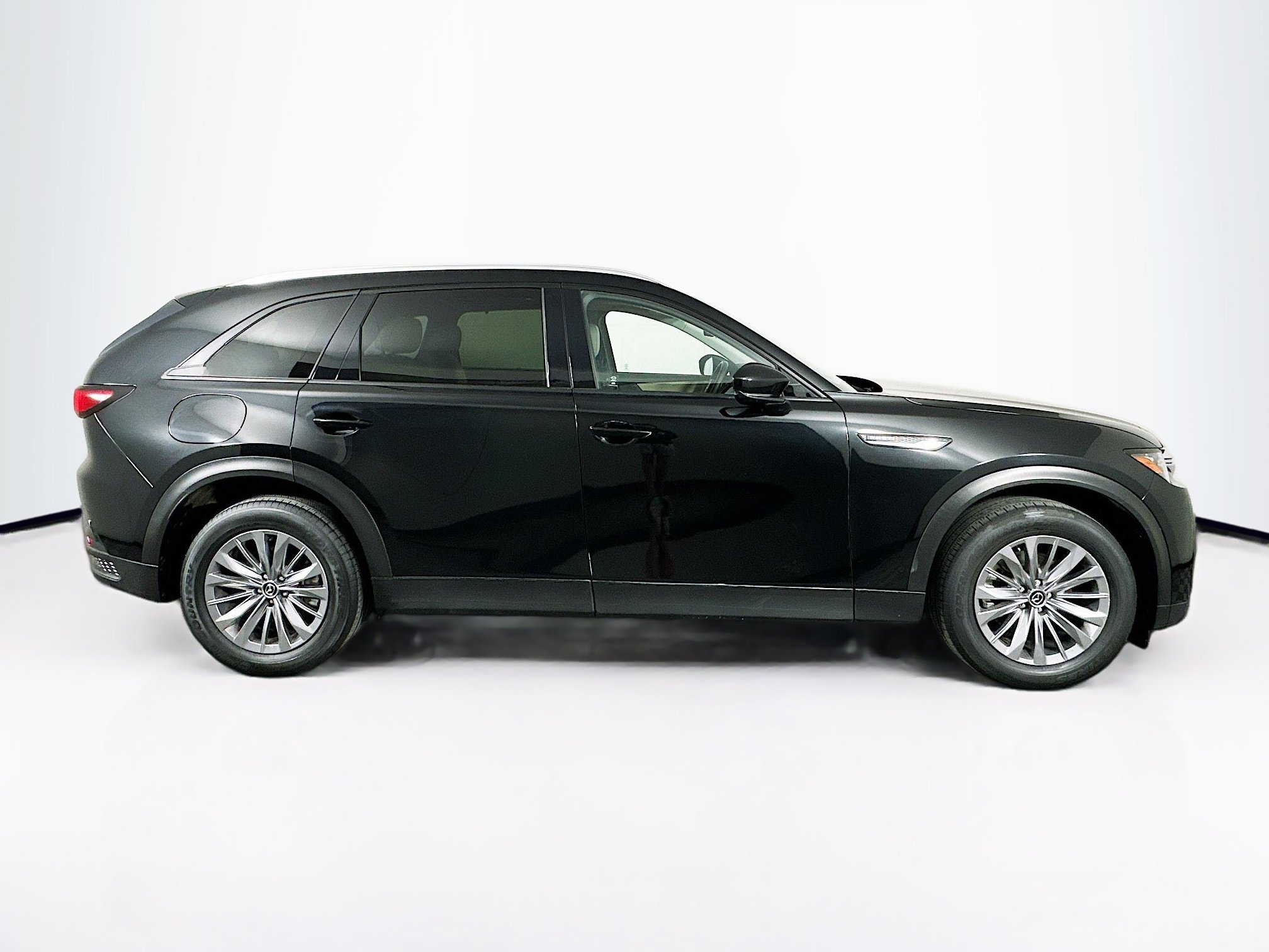 Used 2024 MAZDA CX-90 Plug-In Hybrid w/ Preferred AWD/4WD image 10