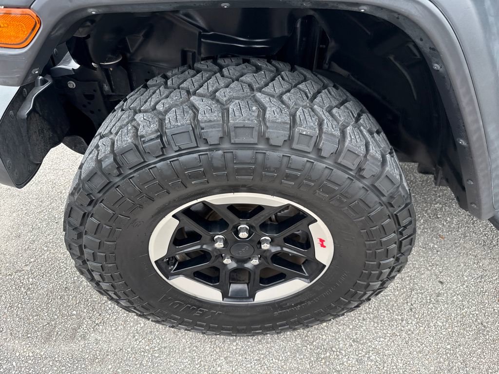 Used 2020 Jeep Wrangler Unlimited Rubicon w/ Dual Top Group image 12