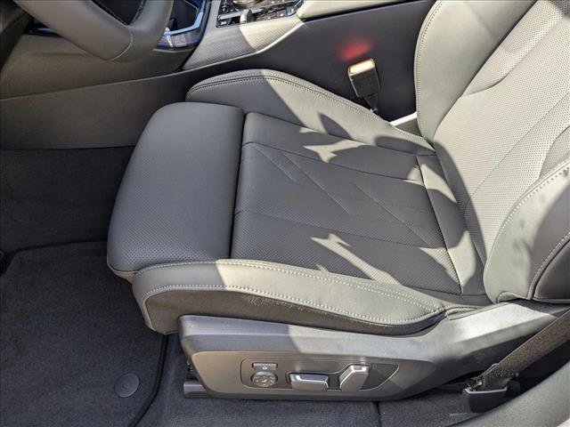 Used 2025 BMW X3 xDrive30i w/ Convenience Package image 4