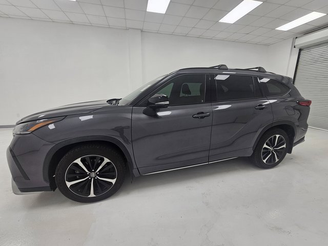 Used 2022 Toyota Highlander XSE image 6