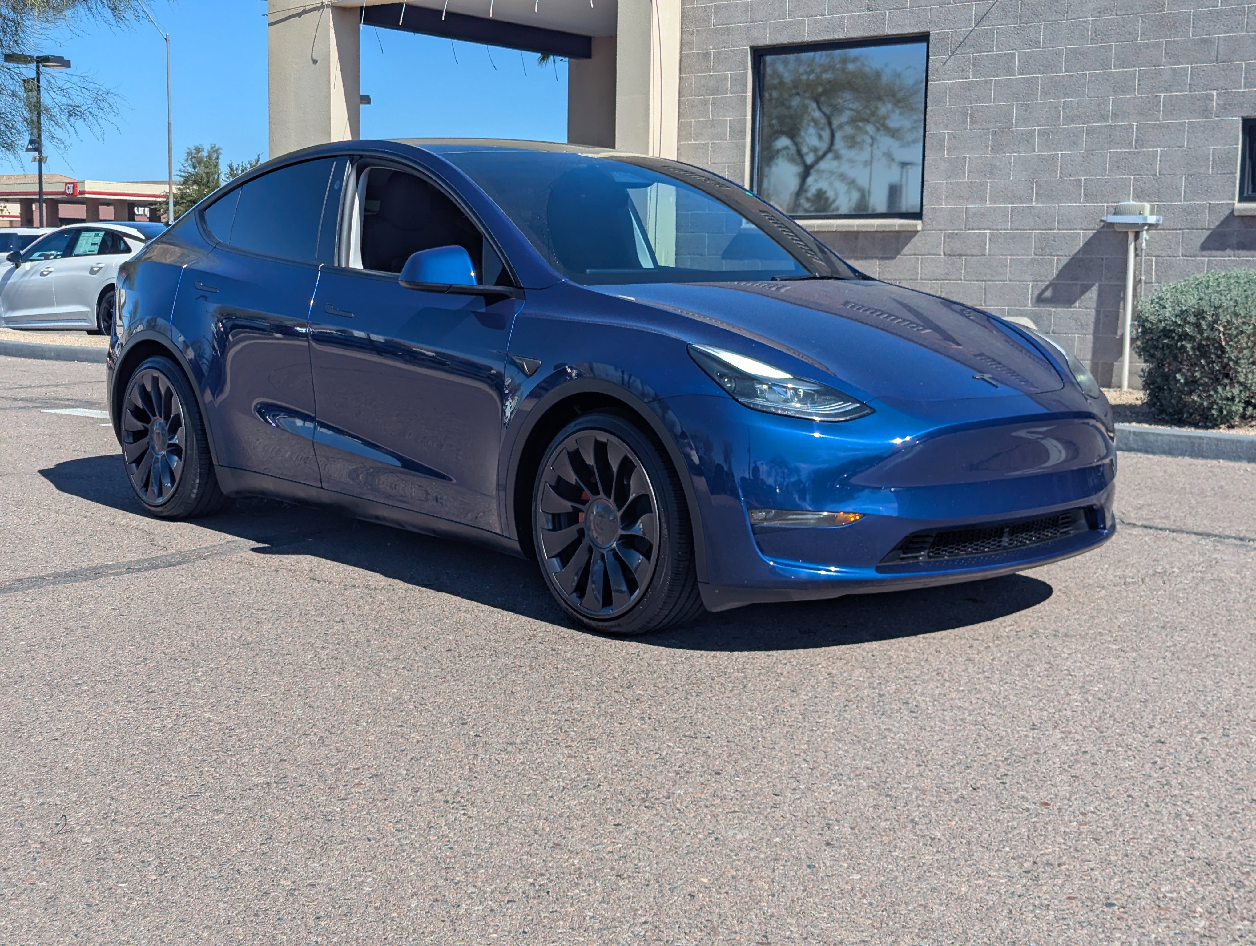 Used 2025 Tesla Model Y Performance image 31