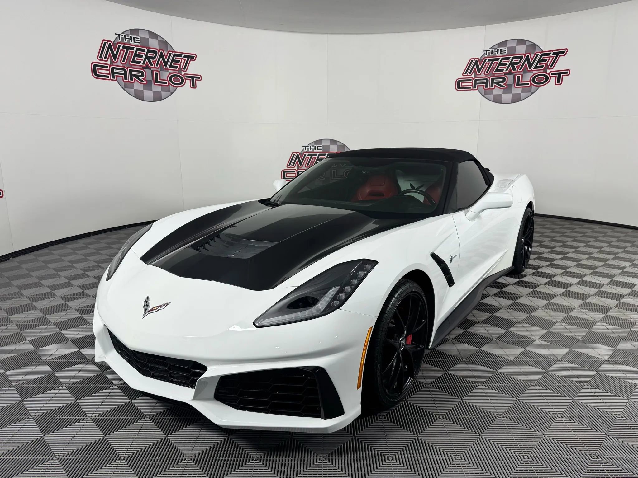 Used 2017 Chevrolet Corvette Stingray Convertible w/ 1LT image 4