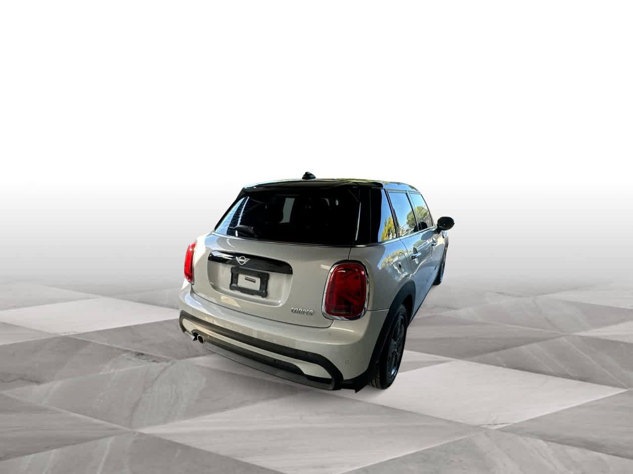 Used 2022 MINI Cooper 4-Door Hardtop FWD image 8