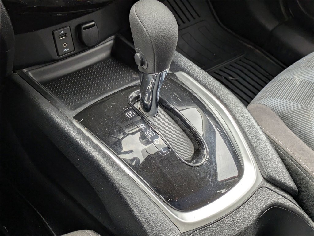 Used 2015 Nissan Rogue S image 21