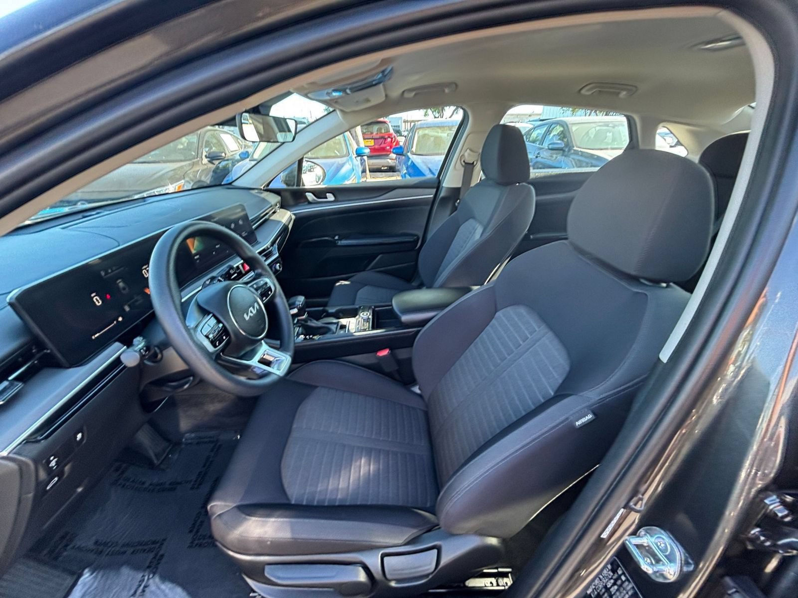 Used 2025 Kia K5 LXS FWD image 27