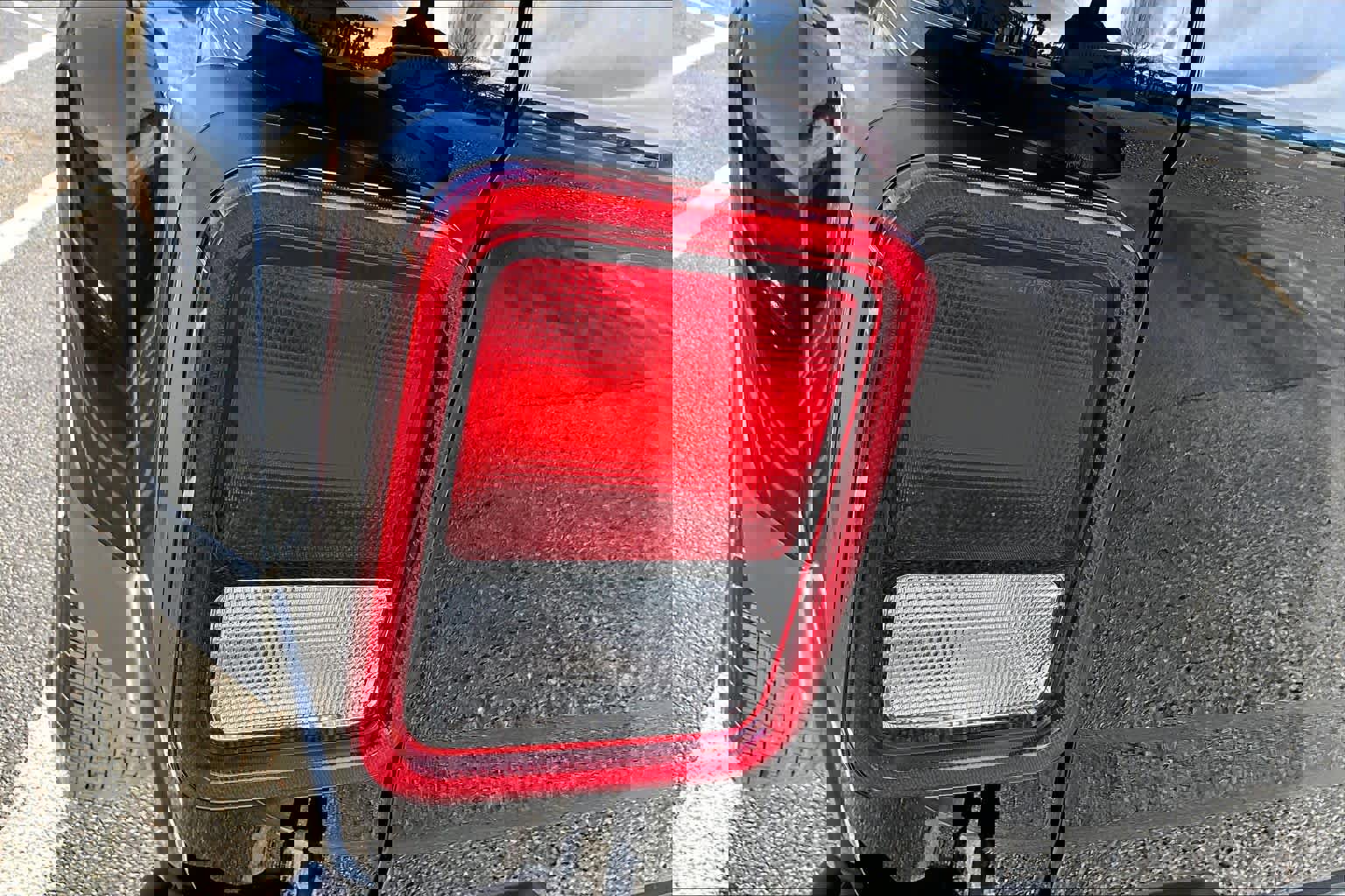 Used 2022 Jeep Gladiator Sport image 27