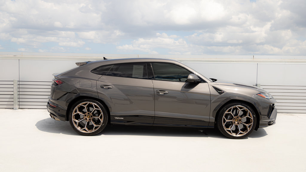 Used 2023 Lamborghini Urus Performante AWD/4WD image 48