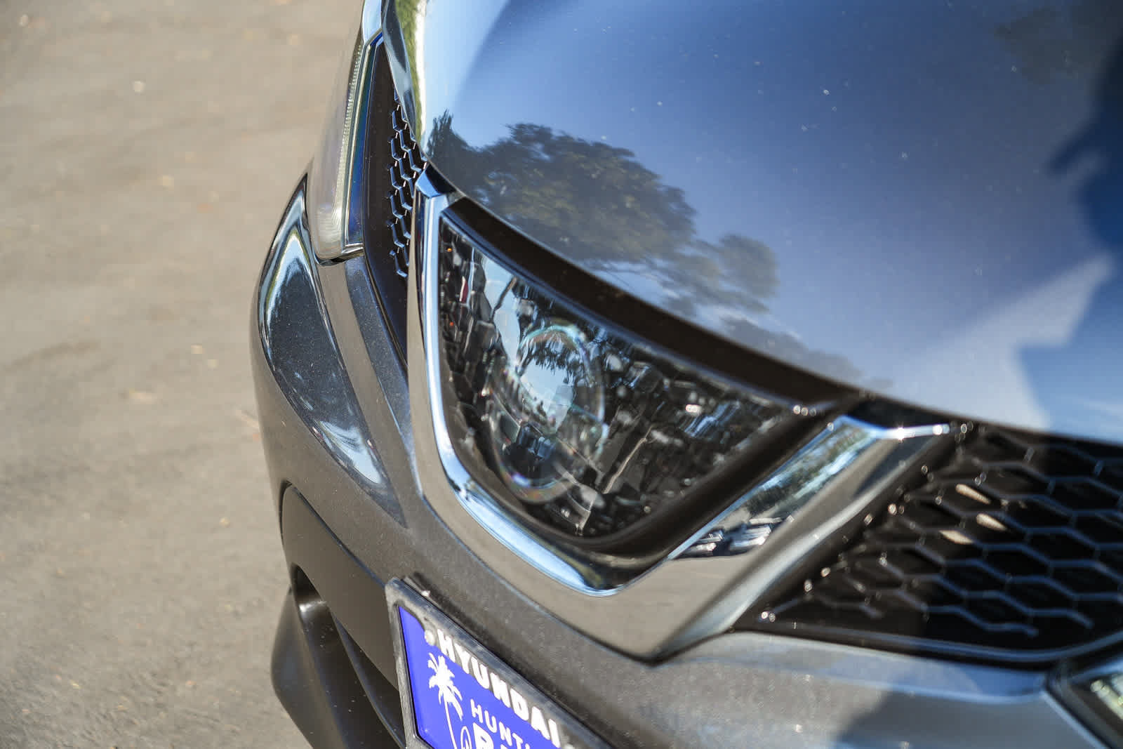 Used 2018 Nissan Rogue Sport SV FWD image 3