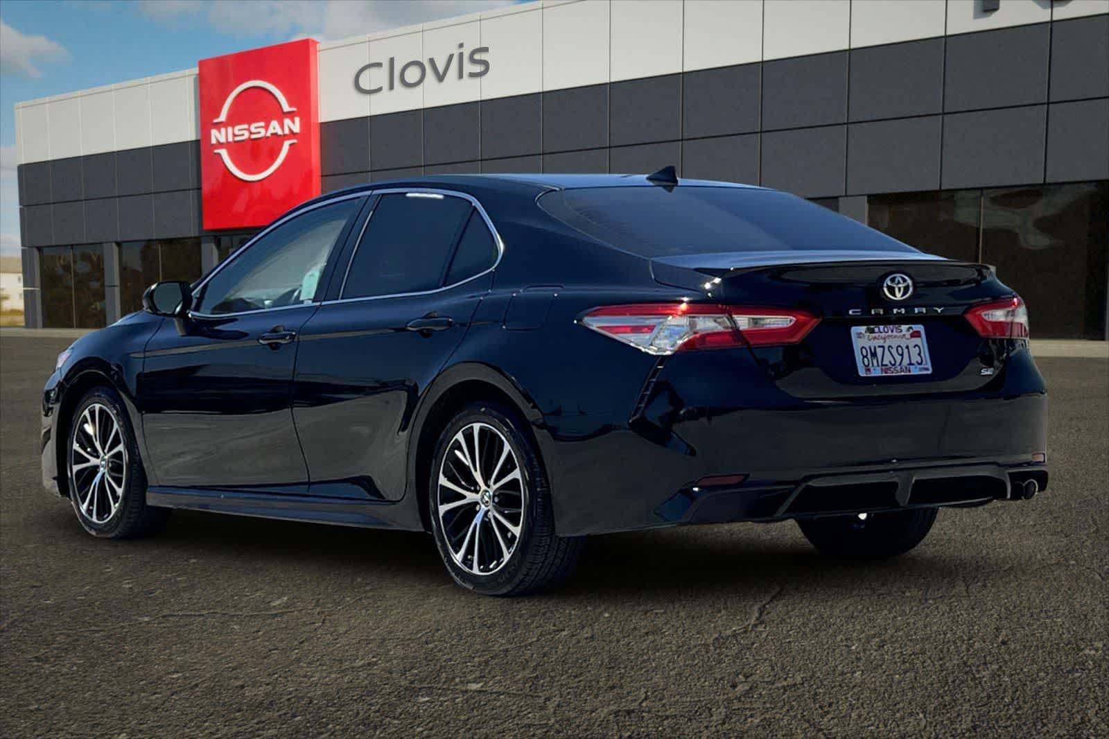 Used 2019 Toyota Camry SE FWD image 7