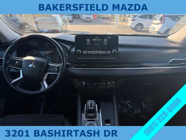 Used 2024 Mitsubishi Outlander SE image 12