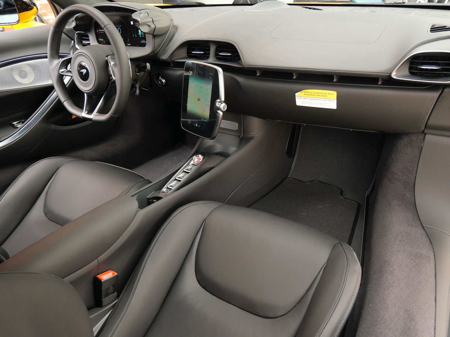 Used 2023 McLaren Artura RWD image 10