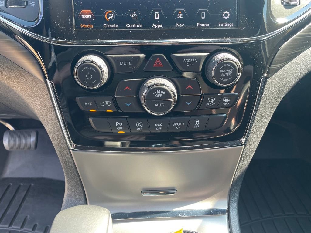 Used 2021 Jeep Grand Cherokee Laredo X image 16