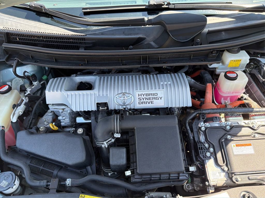 Used 2015 Toyota Prius Four FWD image 12
