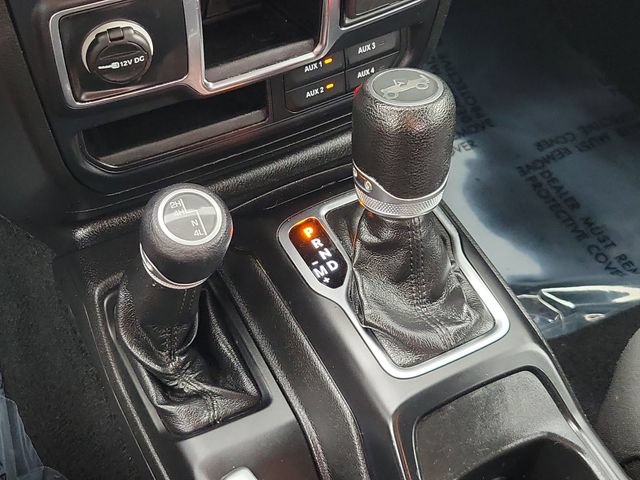 Used 2018 Jeep Wrangler Unlimited Sport AWD/4WD image 28