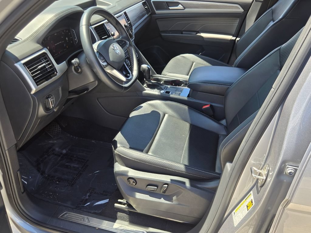 Certified 2022 Volkswagen Atlas Cross Sport SE FWD image 11