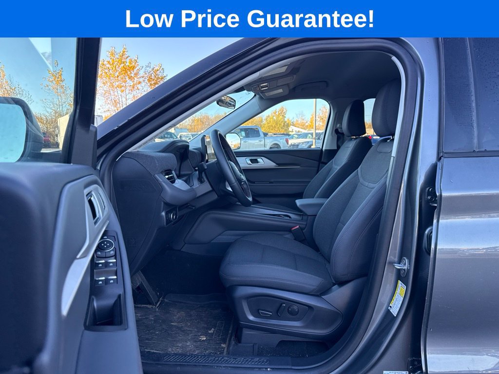 Used 2026 Ford Explorer Active AWD/4WD image 22