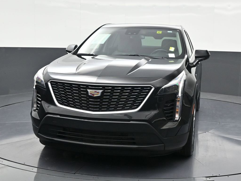 Used 2022 Cadillac XT4 Luxury w/ Driver Awareness Package image 9