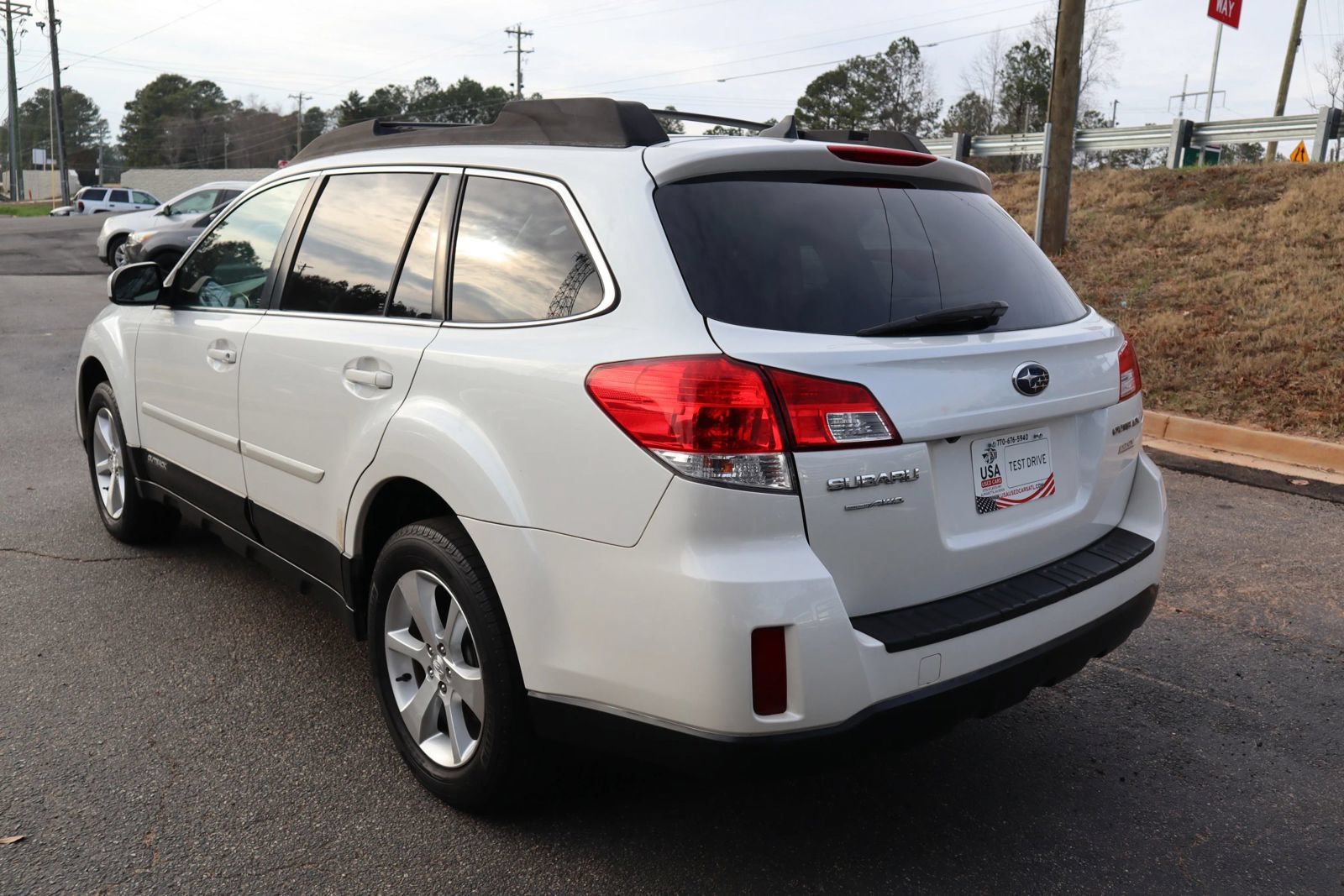 Used 2014 Subaru Outback 2.5i Limited AWD/4WD image 4
