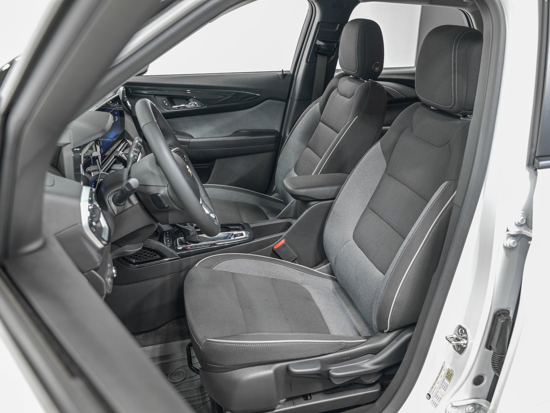 Used 2024 Chevrolet TrailBlazer LT w/ LT Cold Weather Package image 15