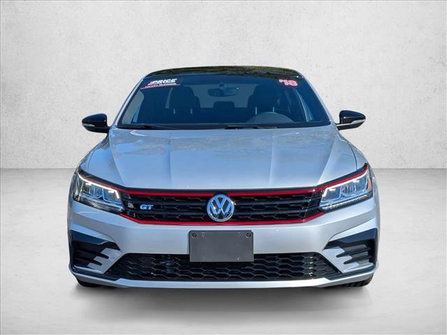 Used 2018 Volkswagen Passat GT image 2