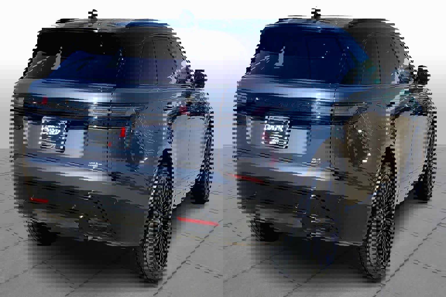 Used 2025 Land Rover Range Rover Velar Dynamic SE image 12