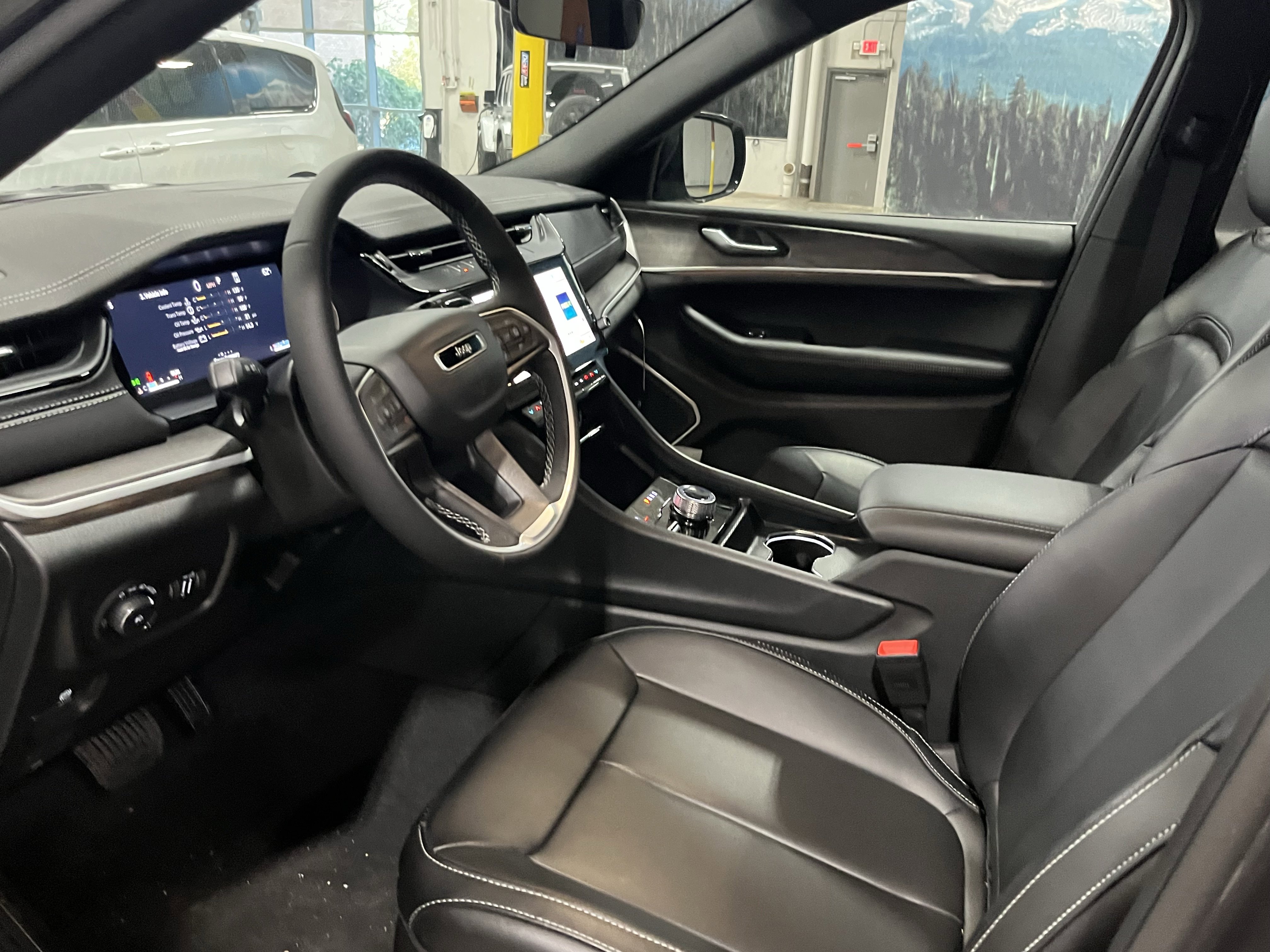 New 2026 Jeep Grand Cherokee L Limited AWD/4WD image 9