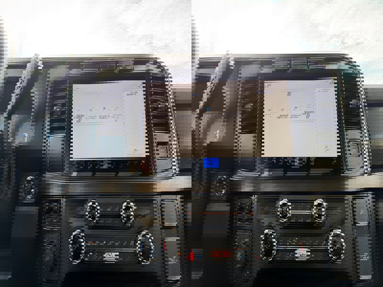 Used 2023 Ford F350 Lariat w/ FX4 Off-Road Package image 22