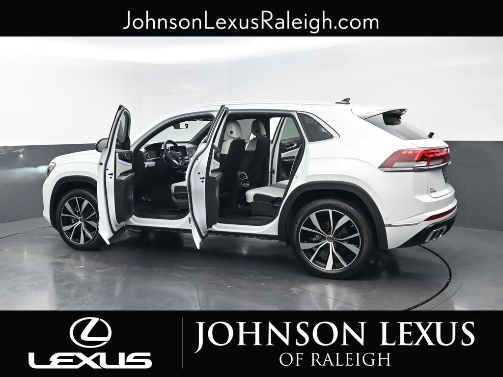 Used 2025 Volkswagen Atlas Cross Sport SEL Premium R-Line AWD/4WD image 39