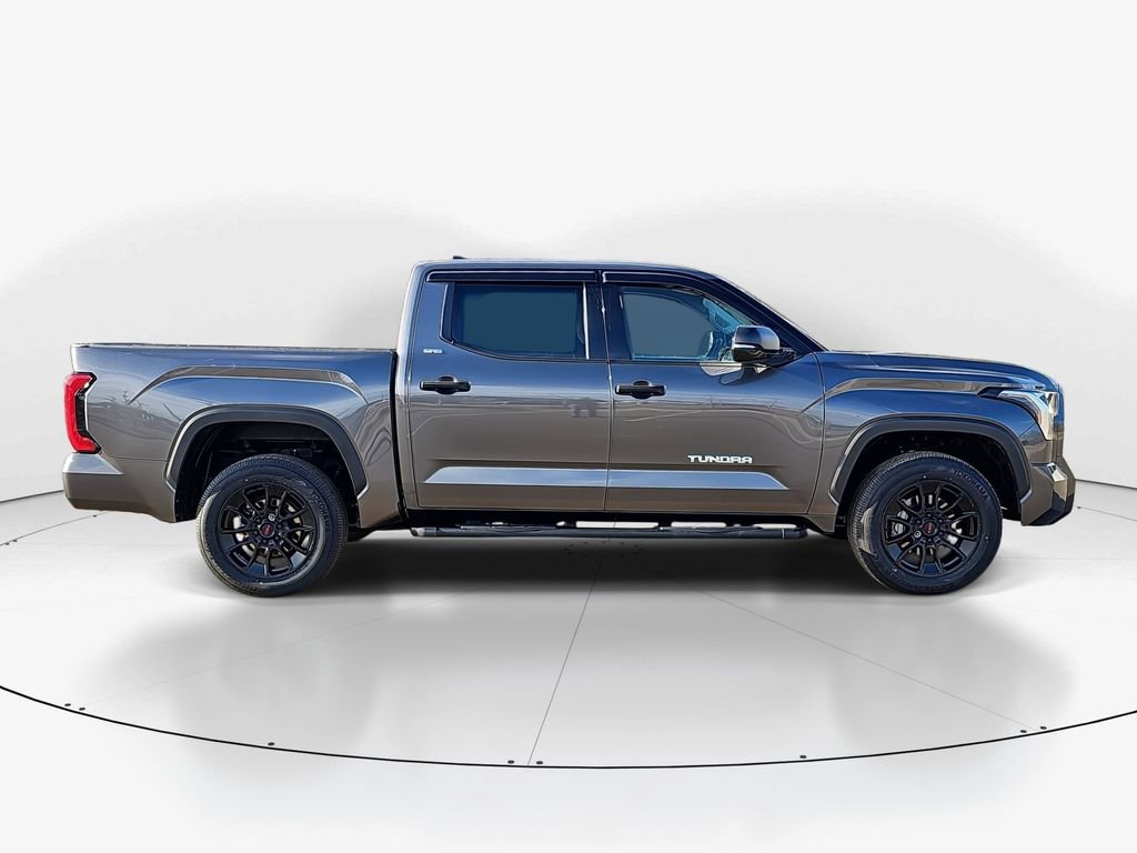 Used 2022 Toyota Tundra SR5 w/ SR5 Convenience Package image 9