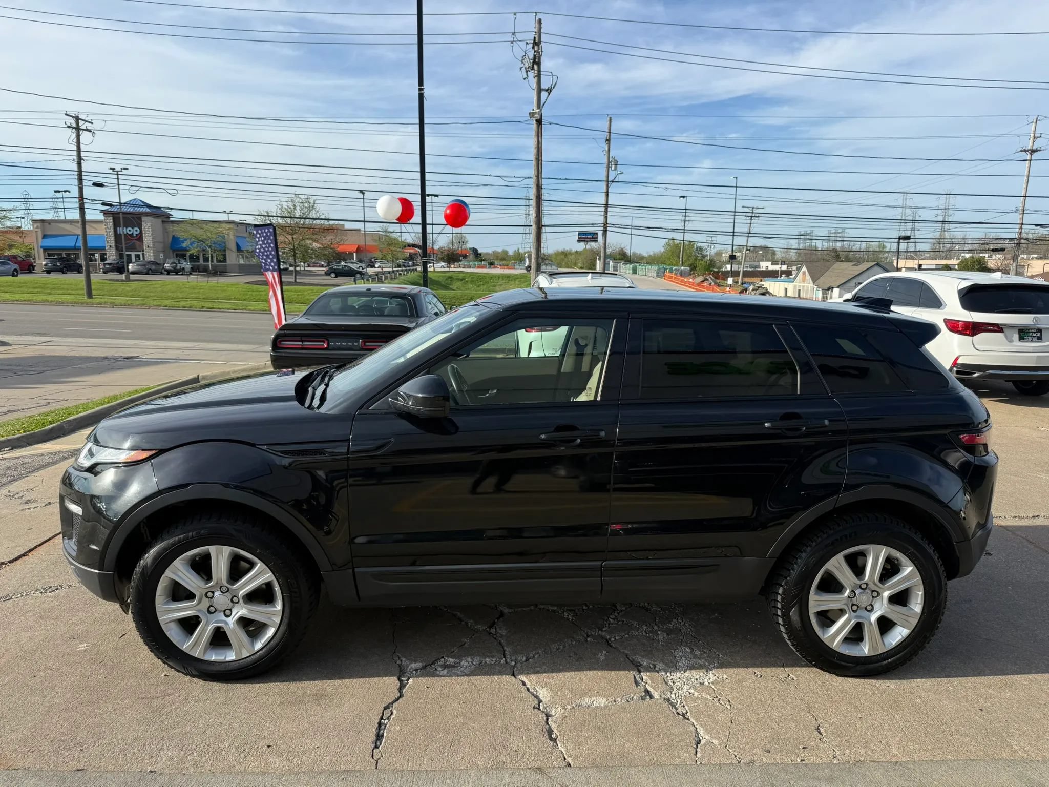Used 2017 Land Rover Range Rover Evoque SE AWD/4WD image 7