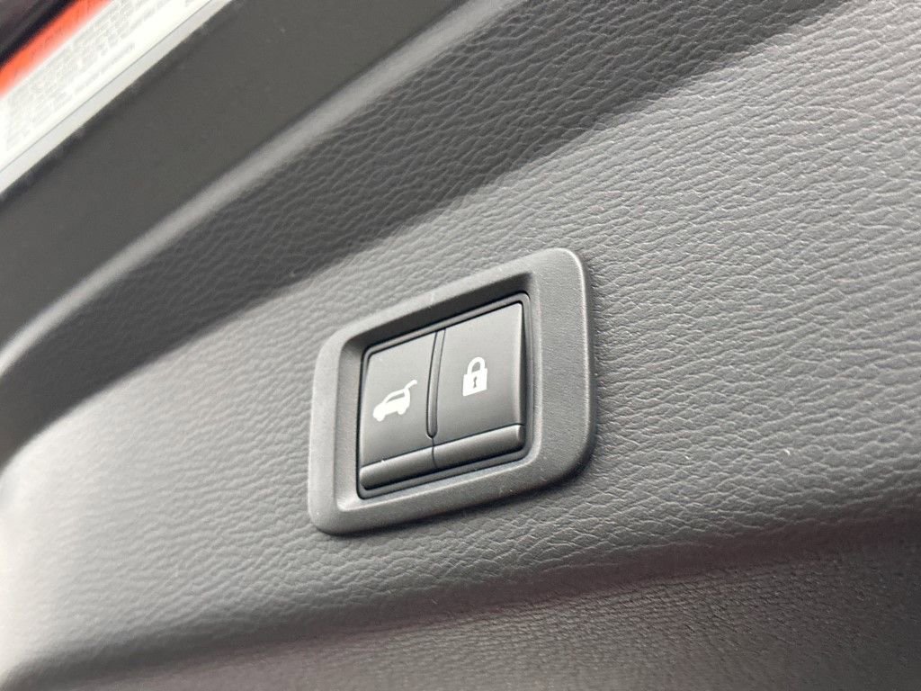 New 2025 Mitsubishi Outlander SE image 8