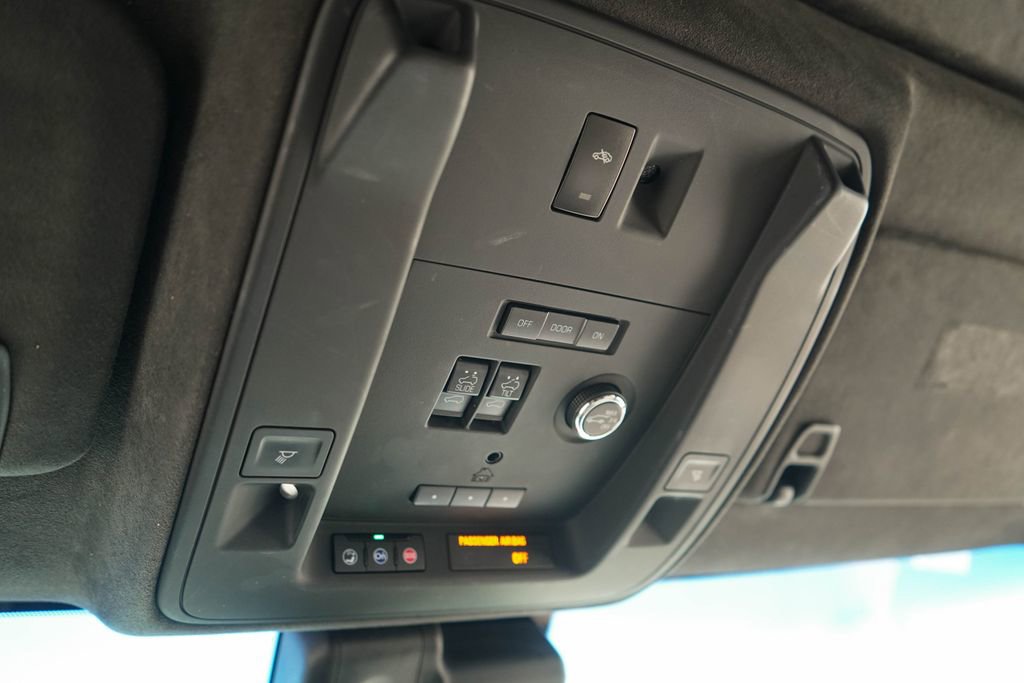 Used 2019 Cadillac Escalade Platinum image 29