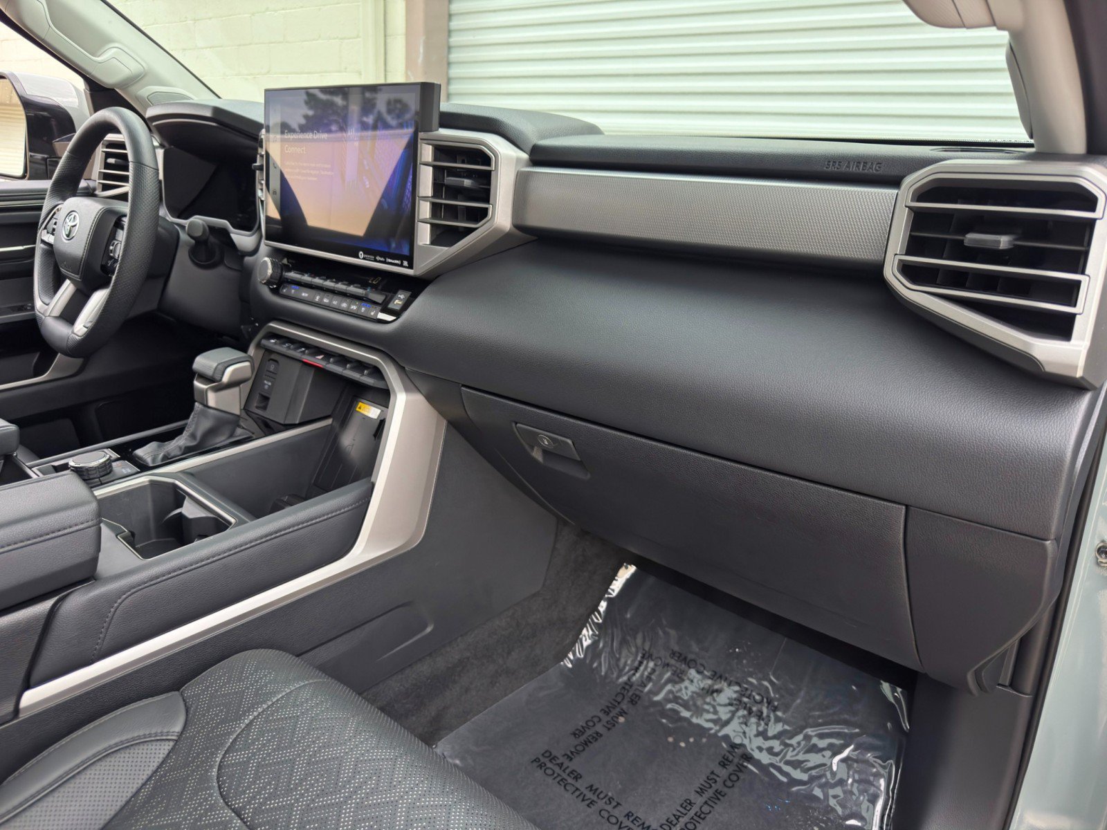 Used 2024 Toyota Tundra Limited AWD/4WD image 15