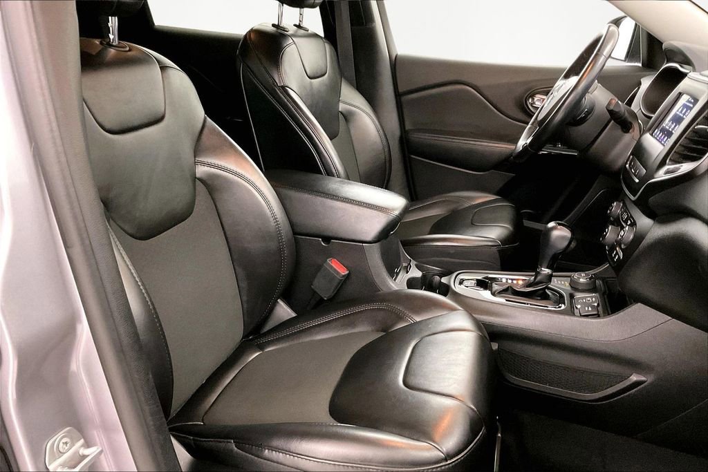 Used 2021 Jeep Cherokee Latitude Plus image 21