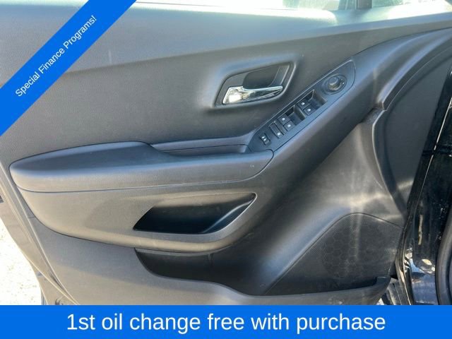 Used 2019 Chevrolet Trax LT w/ LT Convenience Package image 11