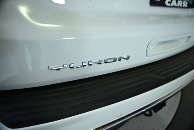 Used 2023 GMC Yukon XL SLT w/ SLT Luxury Package image 17