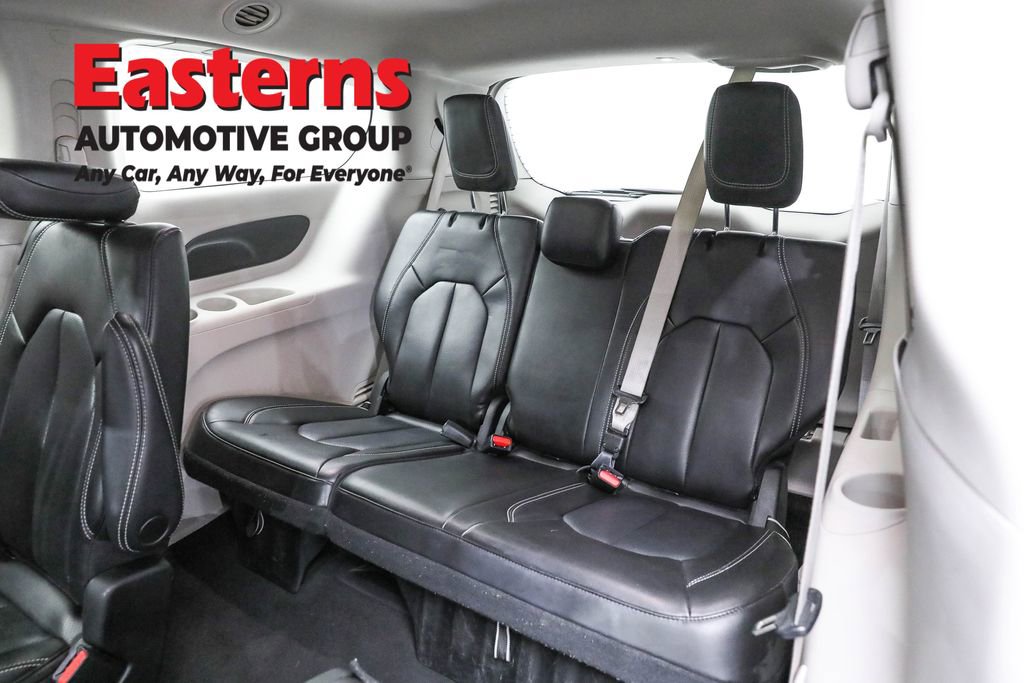 Used 2023 Chrysler Pacifica Touring-L FWD image 28