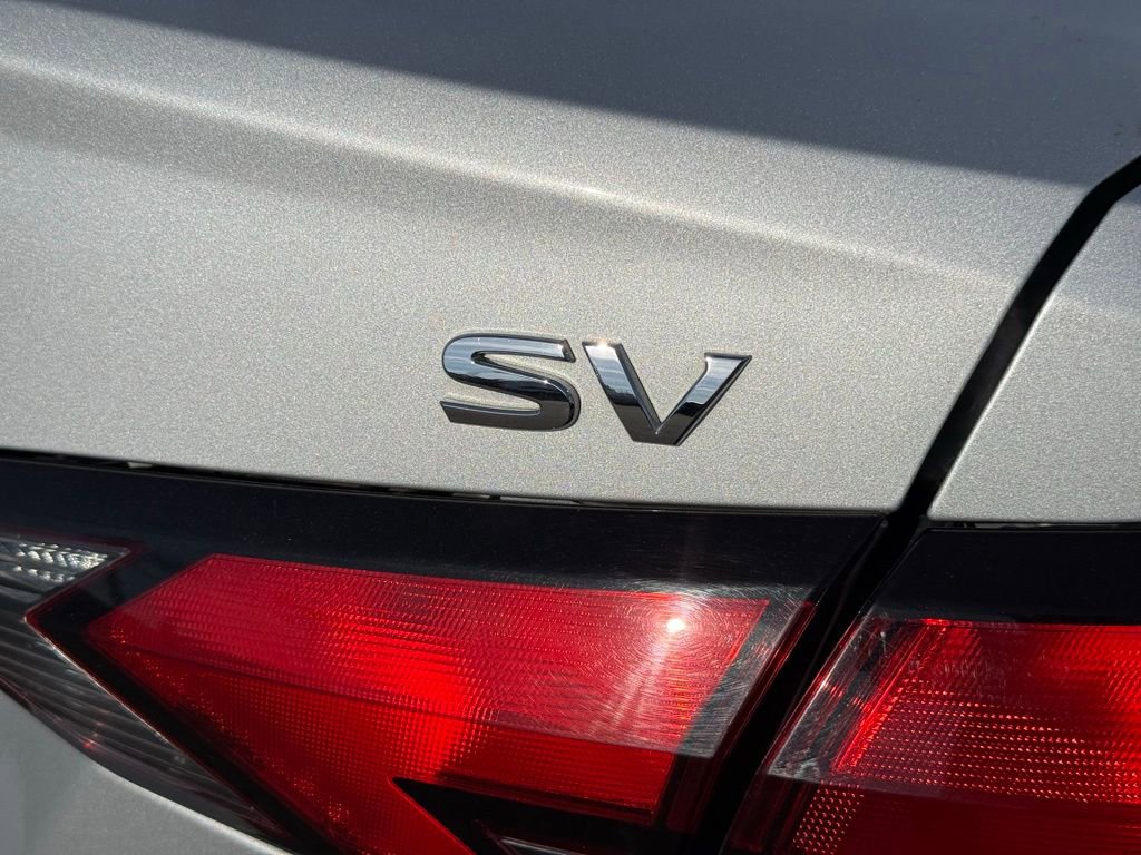 Used 2021 Nissan Versa SV image 8