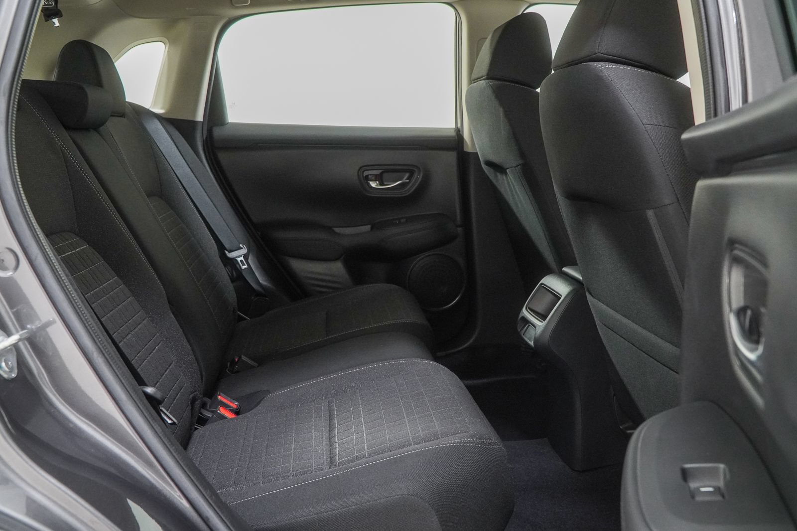 Used 2024 Honda HR-V LX image 37
