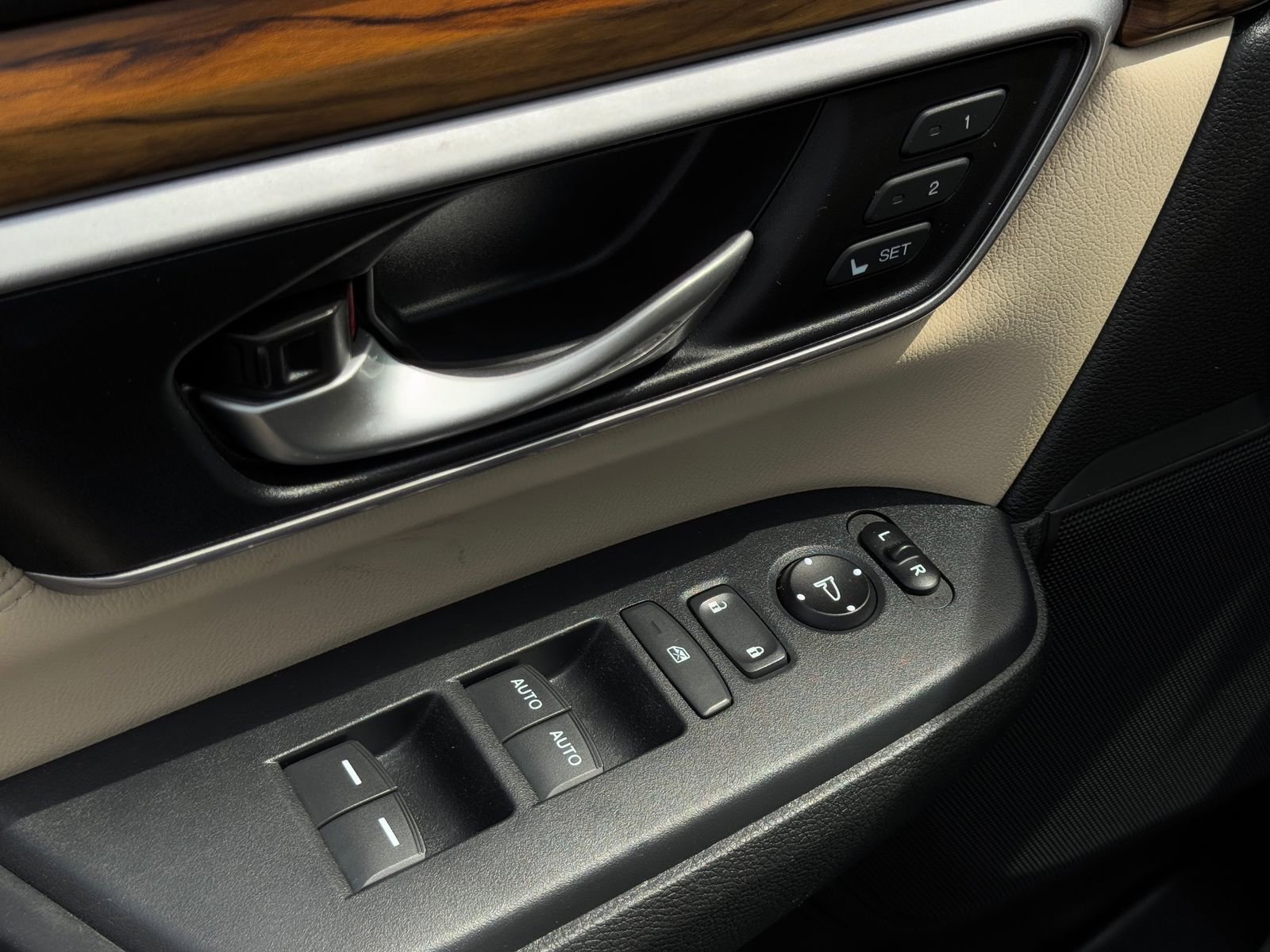 Used 2017 Honda CR-V Touring image 14