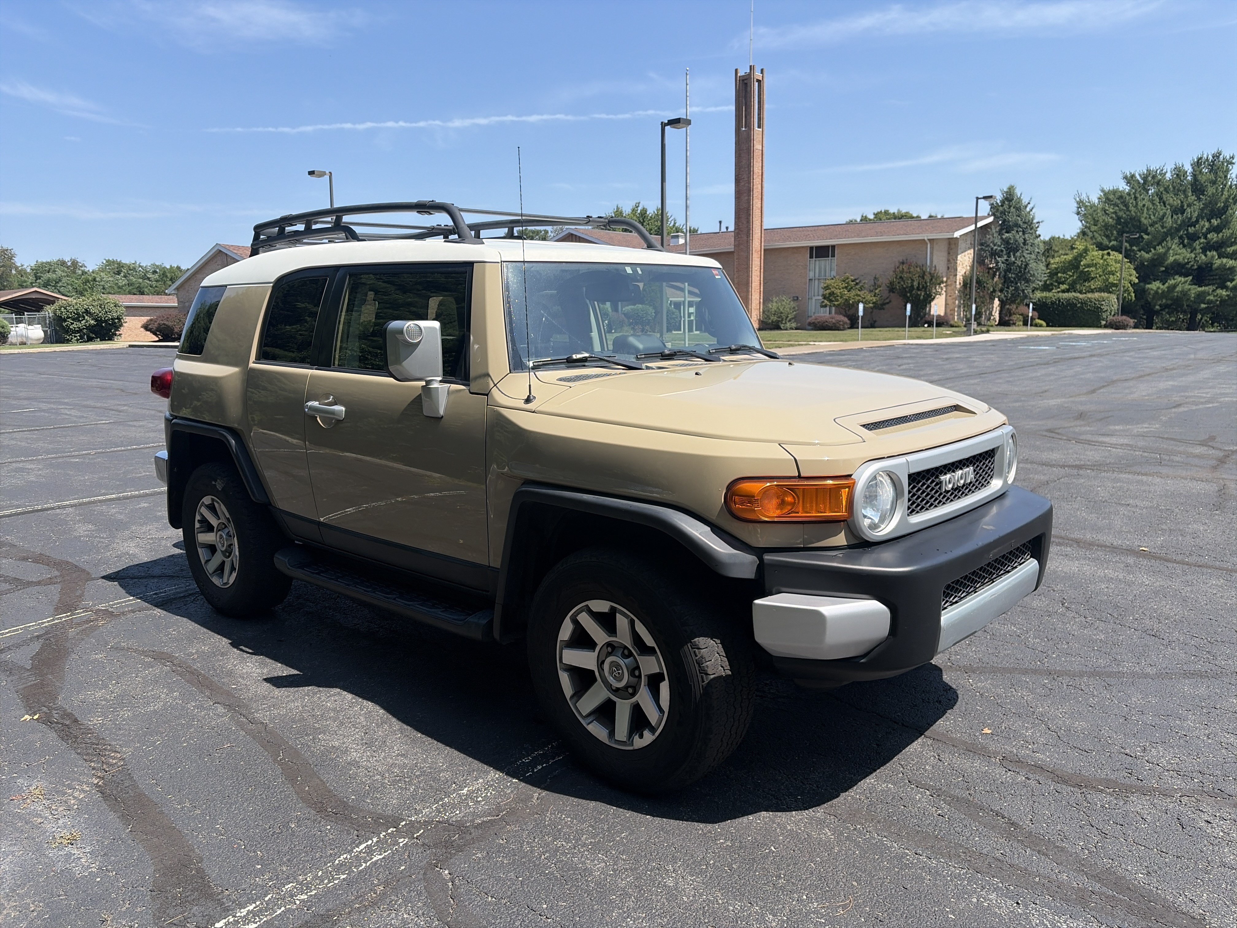 Used 2014 Toyota FJ Cruiser 4WD w/ Upgrade Package image 3